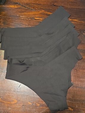 ​Set of 5 Seamless No-Show Hipster Panties - Black - Size Medium